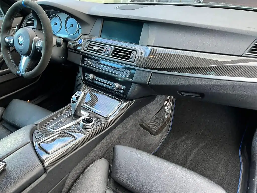 BMW-F10-Carbon-Interior-Dekorleisten-CarboNFabrik-14