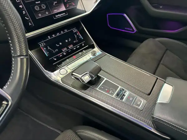 Audi_A6_S6_RS6_C8_A7_S7_RS7_4K_Carbon_Mittelkonsole_center_console_Struktur_structured_134