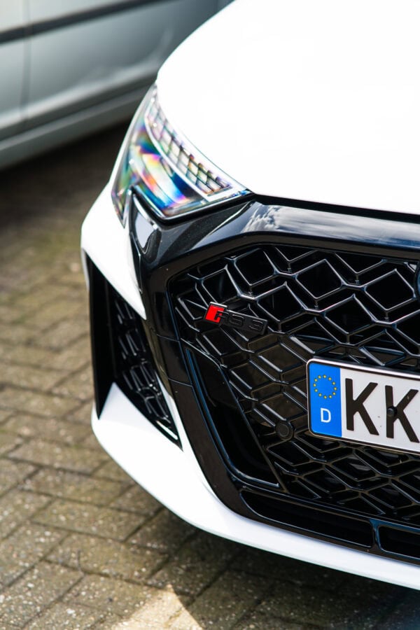Audi RS3 8Y.5 Facelift RS3 Emblem Kühlergrill