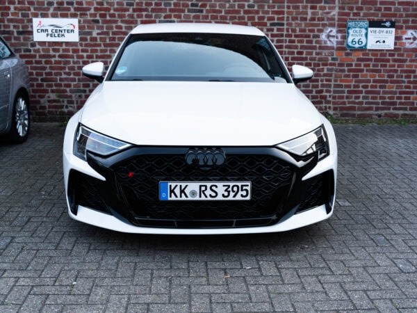 2025-Audi-RS3-8Y-Facelift-Front-RS-Emblem-Audi-Rings-Black